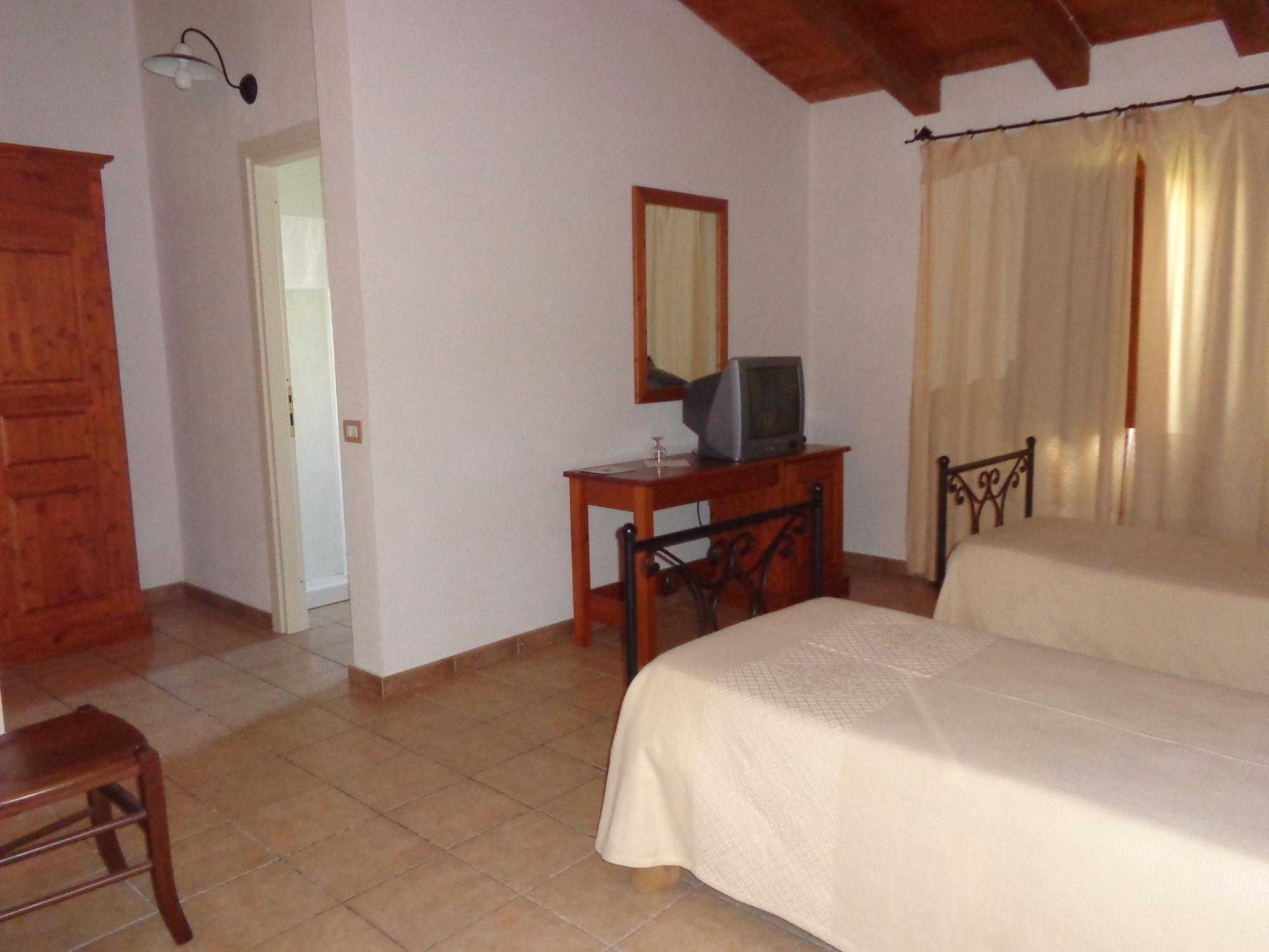 Hotel Su Baione Abbasanta Екстер'єр фото