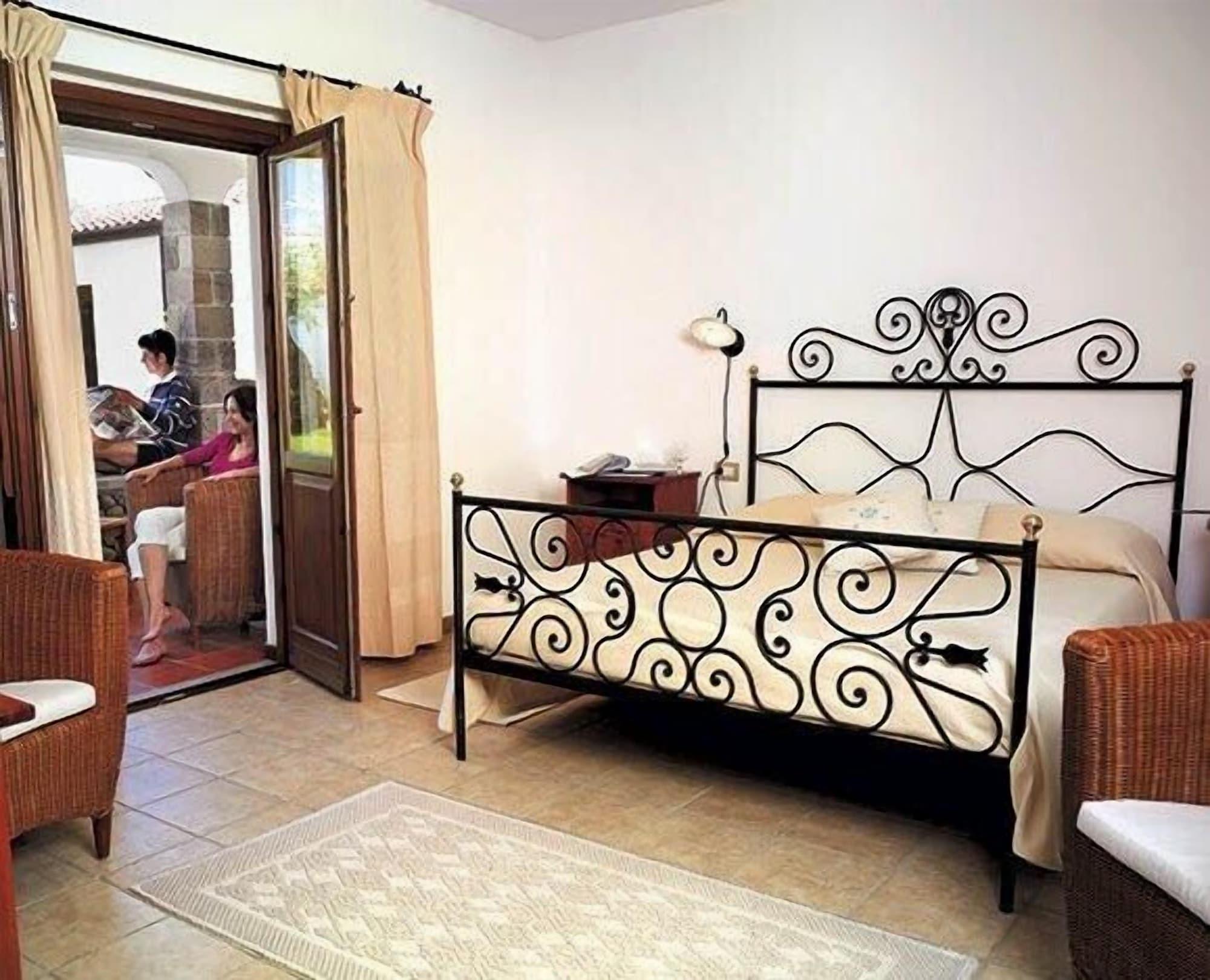 Hotel Su Baione Abbasanta Екстер'єр фото