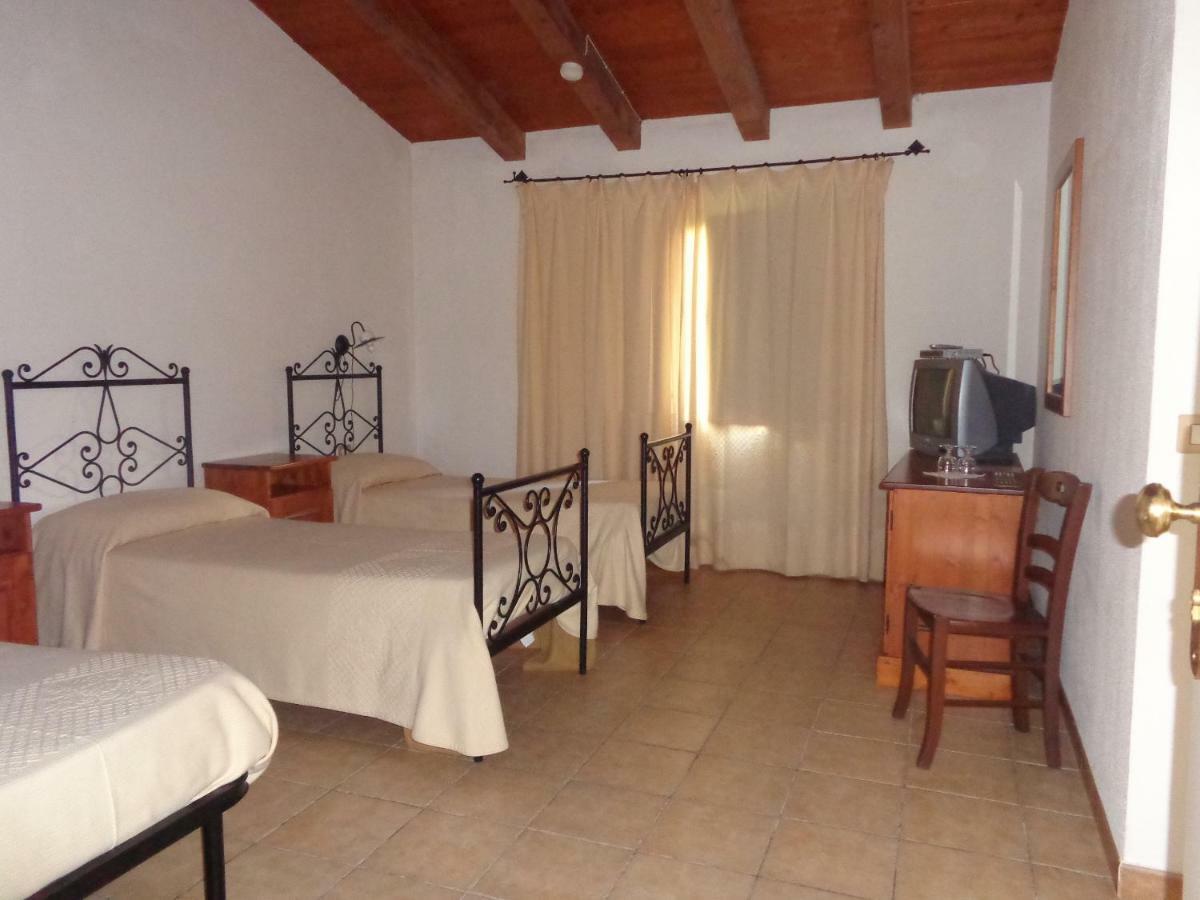 Hotel Su Baione Abbasanta Екстер'єр фото